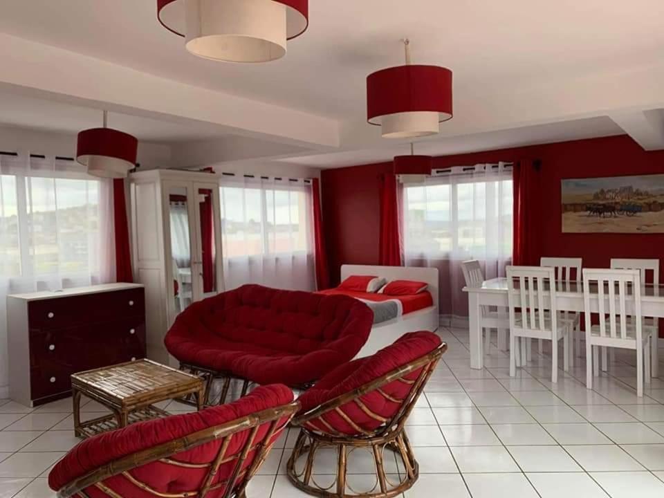 Appartements Andrian Location อันตานานารีโว ภายนอก รูปภาพ